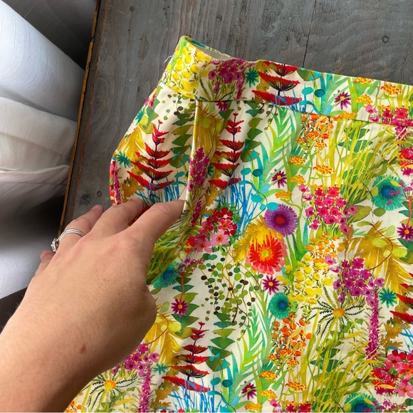 Liberty Art Fabrics for J Crew colorful floral pencil skirt | size 2 - Picture 2 of 5